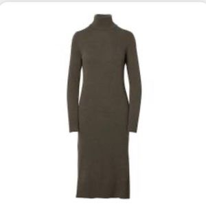 BR Turtleneck Dress
